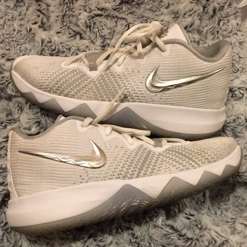 Nike (Kyrie Flytrap Line)